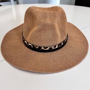 VINCE CAMUTO | LIKE NEW! | Fedora  - Leopard Trim
